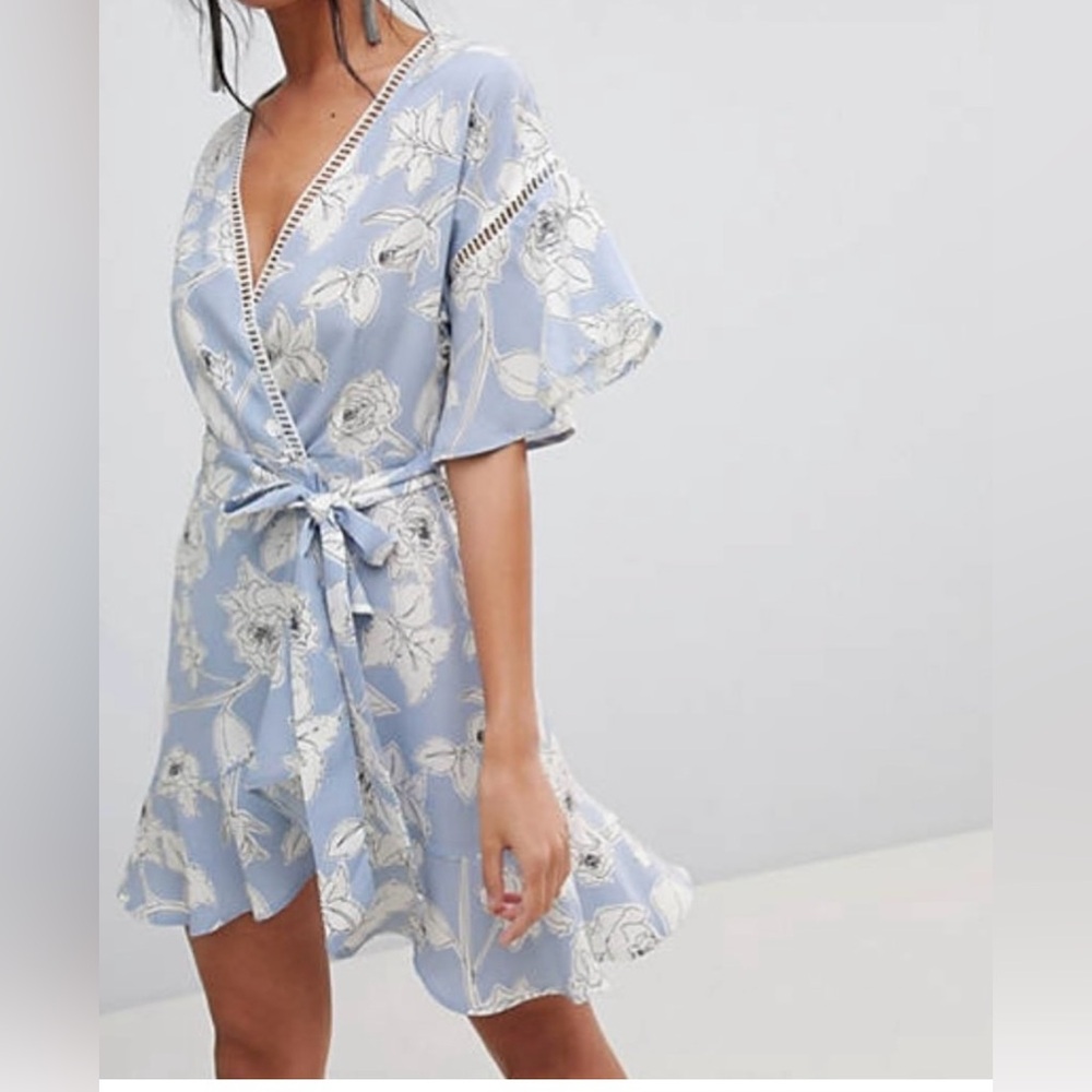 Moon River Sky Blue Floral Wrap Dress M